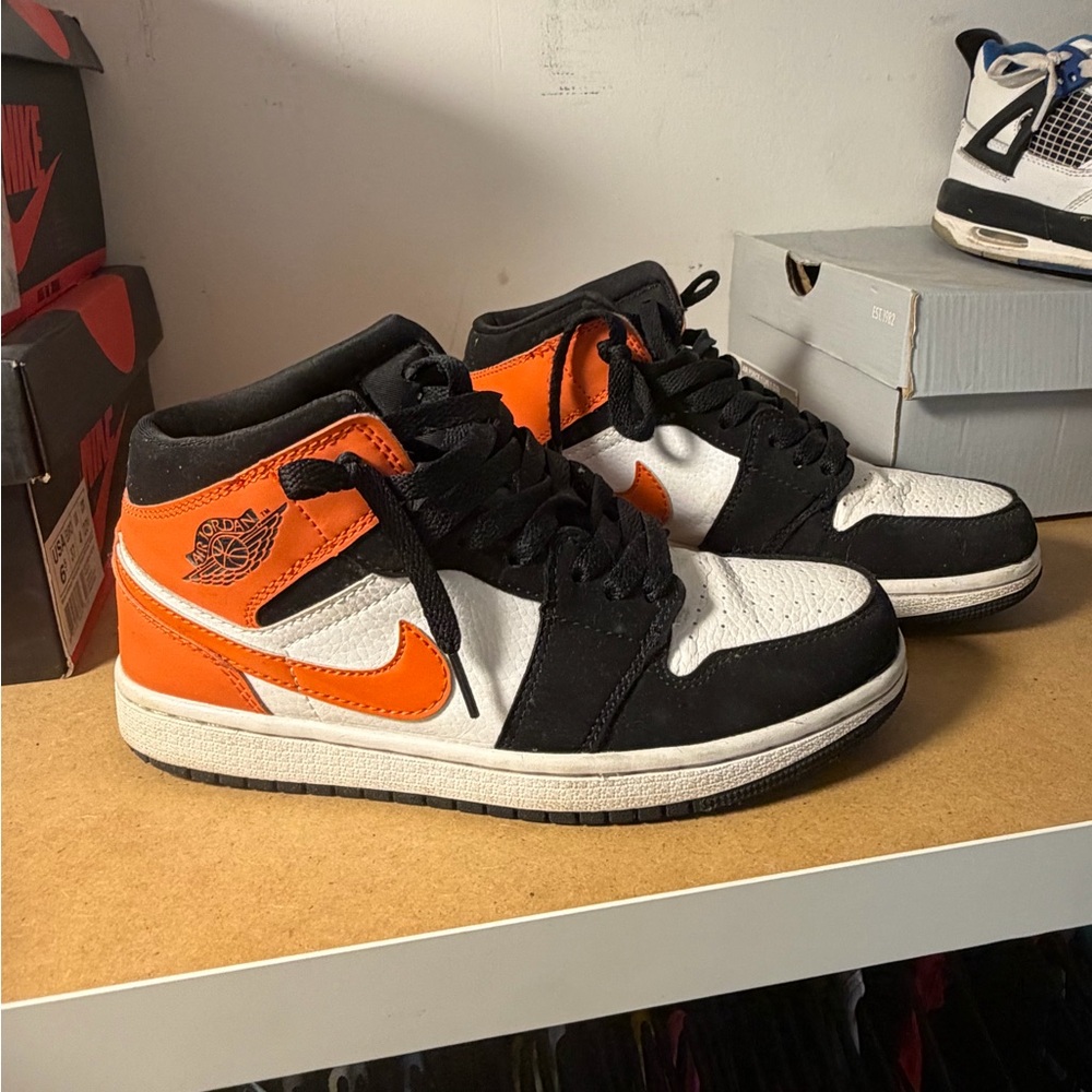 Nike Air Jordan Mid